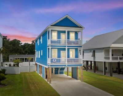 Luxurious 5BR Retreat with Pool! The Blue Palm